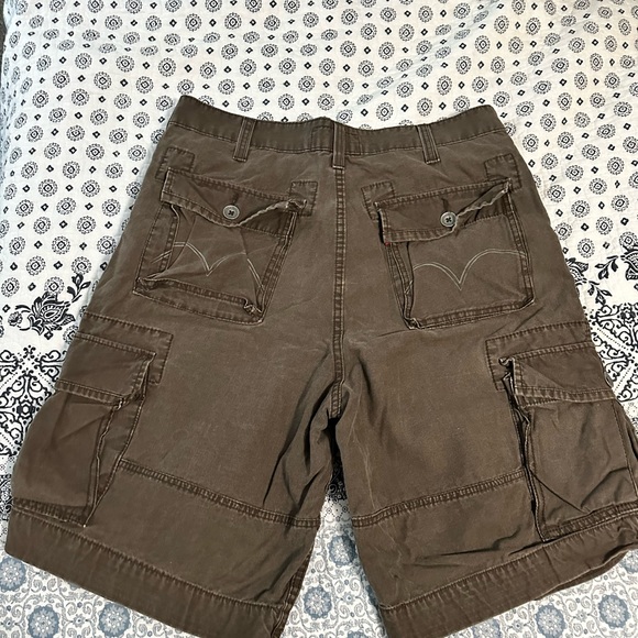 Levi’s cargo shorts—3 pairs - Picture 9 of 10